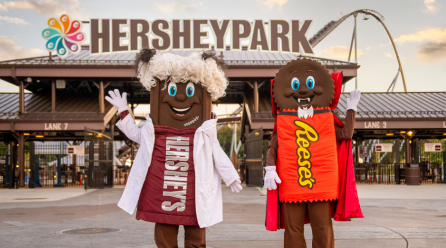 Characters in front of Front Gate at Hersheypark